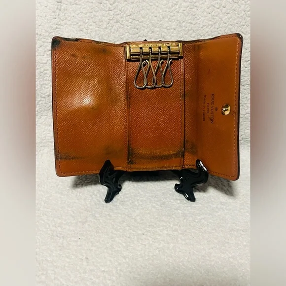 Louis Vuitton 4 Ring Key Holder - Picture 4 of 12